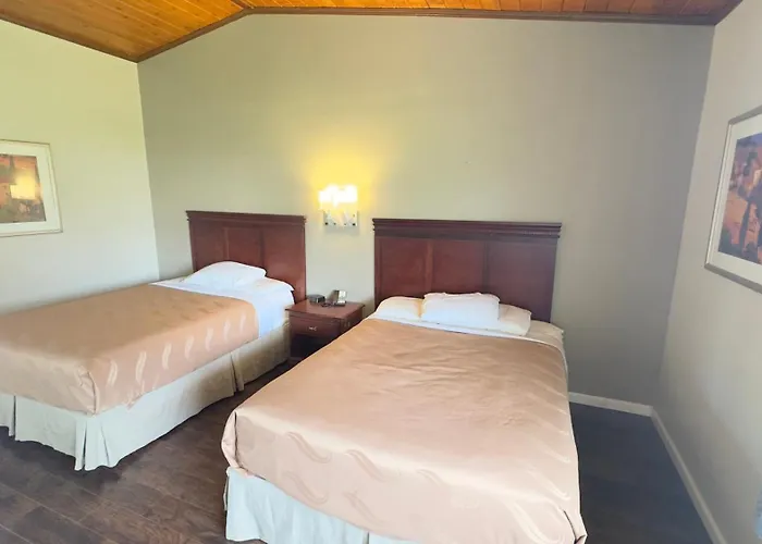 Town & Country Motel
