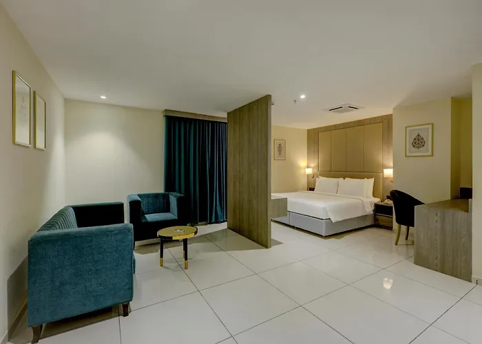 Sunday Hotel & Convention Centre By Checkin, Vadodara