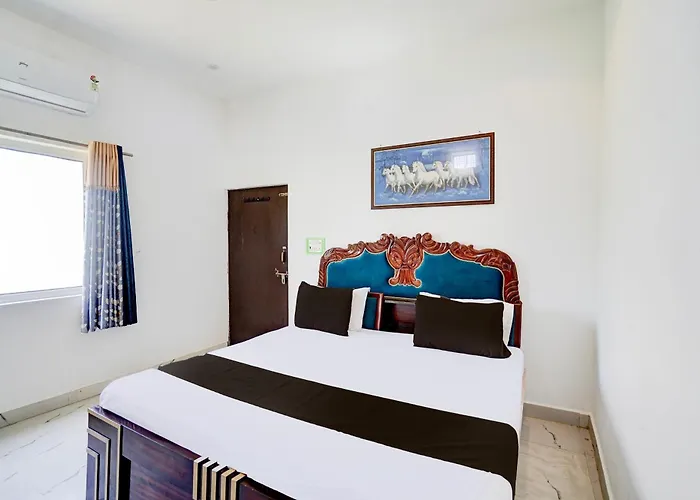 Hotel O Krishna Manu Palace