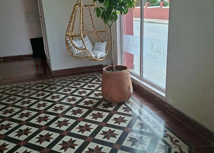 Hola Hotel