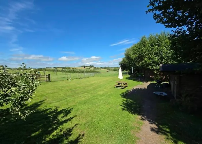 Knapp Farm Glamping Lodge 1