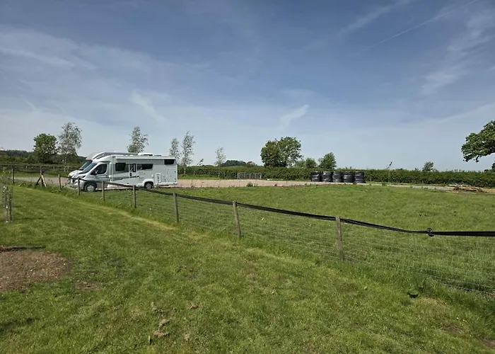 Knapp Farm Glamping Lodge 2