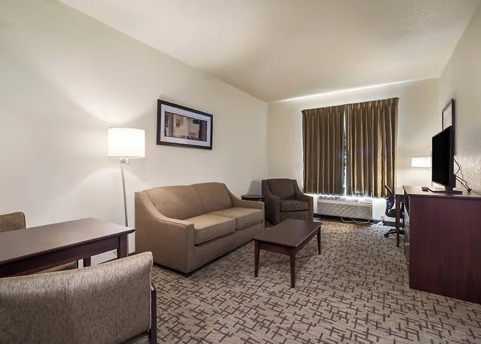 Cobblestone Hotel & Suites - Victor