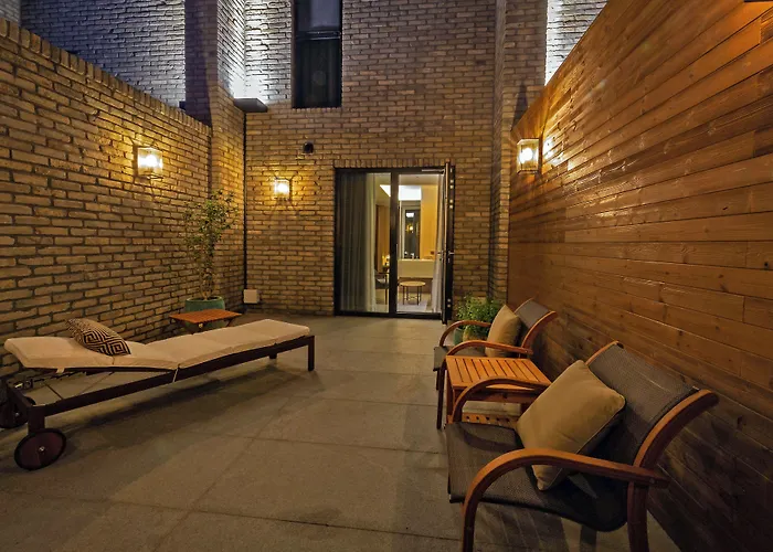 Hotel East9