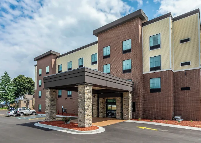 Cobblestone Hotel & Suites Hartford