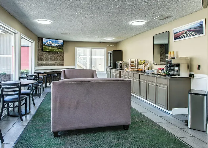 Coachman Inn