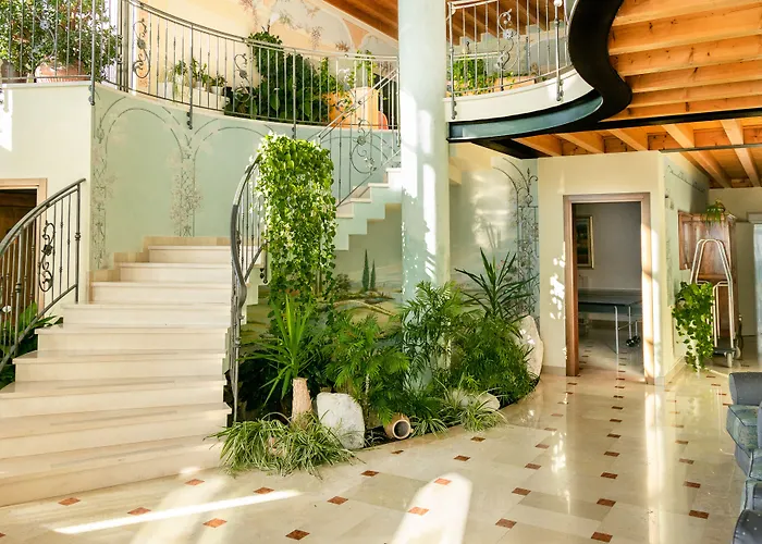 Village Hotel Lucia