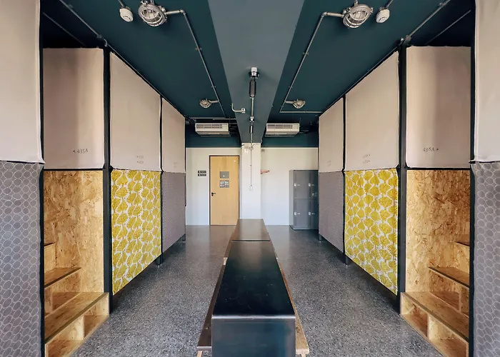 U.I.J Hotel & Hostel