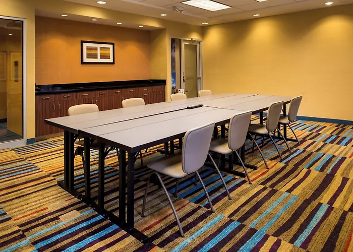 Fairfield Inn & Suites By Marriott St. Louis Westport