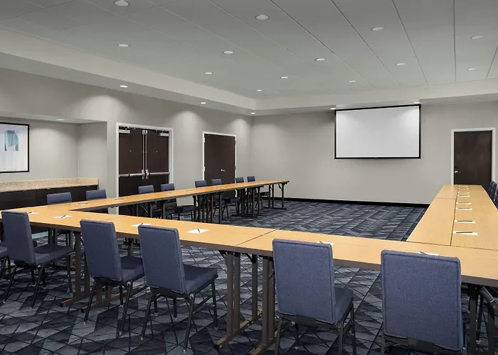 Courtyard By Marriott Atlanta Kennesaw