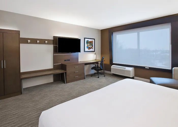 Holiday Inn Express & Suites Okemos - University Area By Ihg