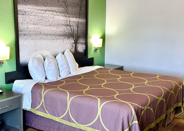 Super 8 By Wyndham Sweet Springs