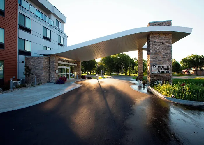 Fairfield Inn & Suites By Marriott Detroit Lakes