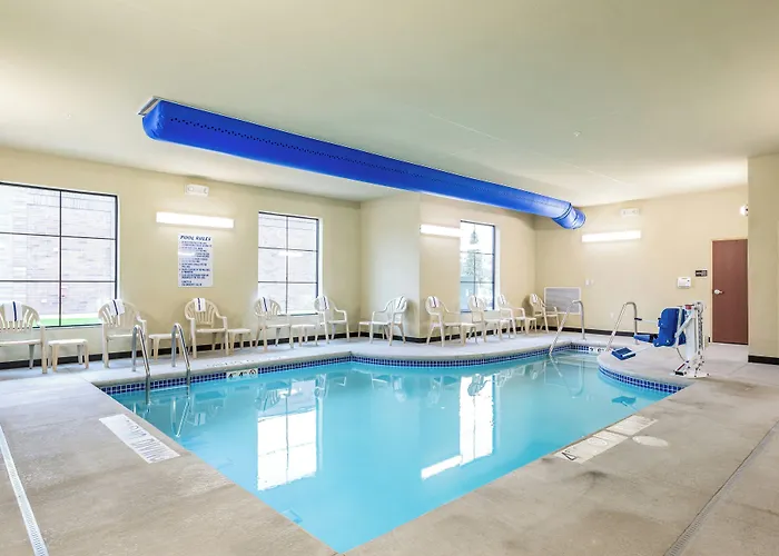 Cobblestone Hotel & Suites - Stevens Point