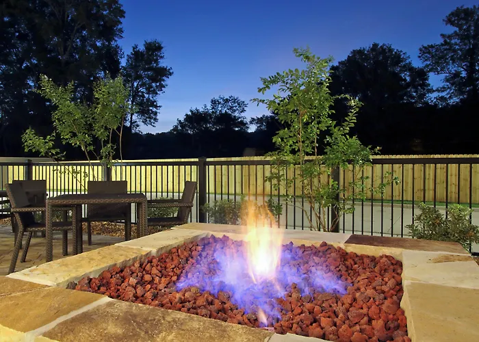Holiday Inn Express & Suites Columbus North By Ihg