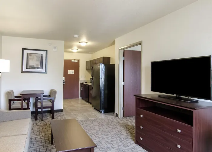 Cobblestone Hotel & Suites - Greenville