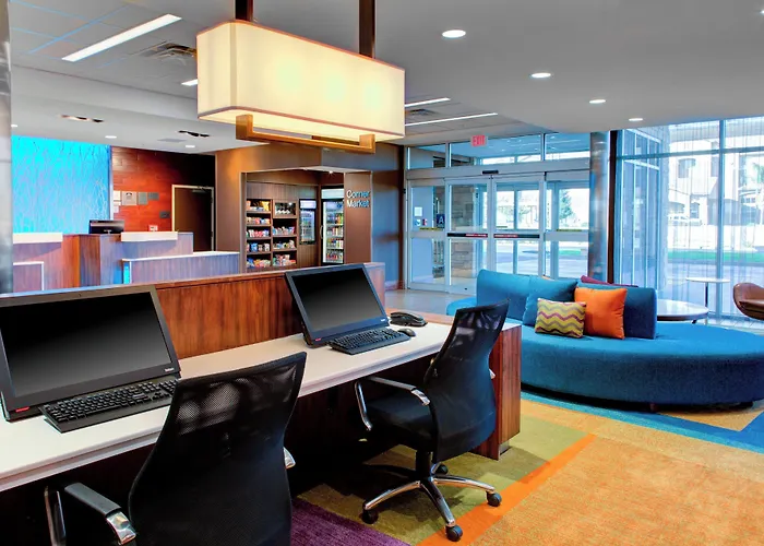Fairfield Inn & Suites By Marriott Bakersfield North/Airport