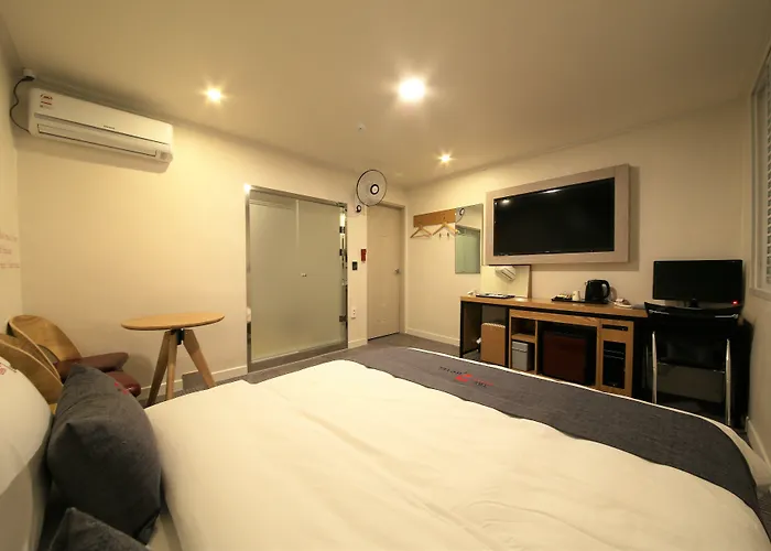 The 7 Hotel