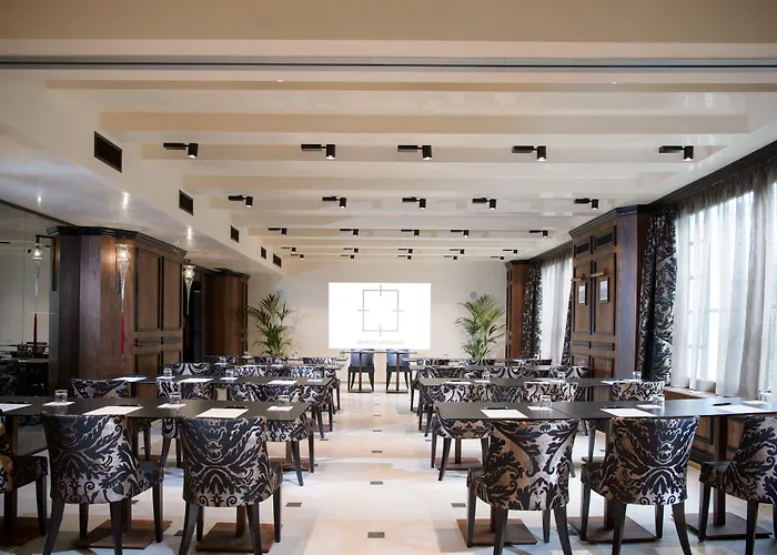 Palazzo Veneziano - Venice Collection