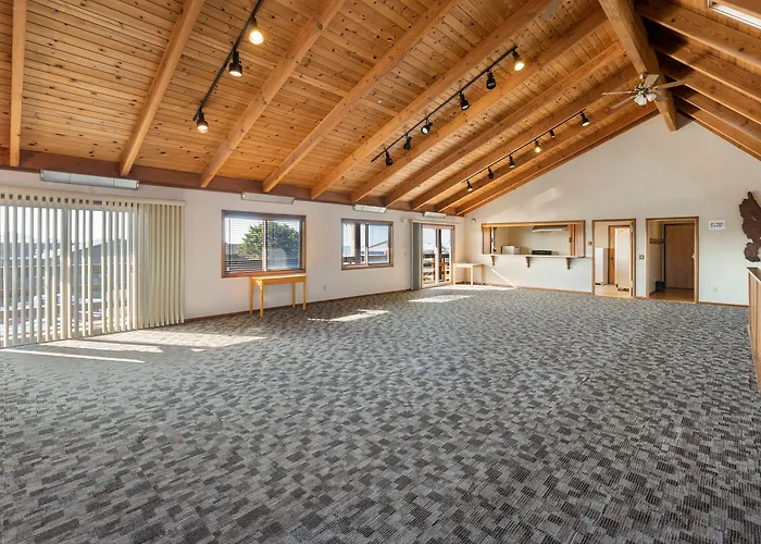 Harbor Lite Lodge