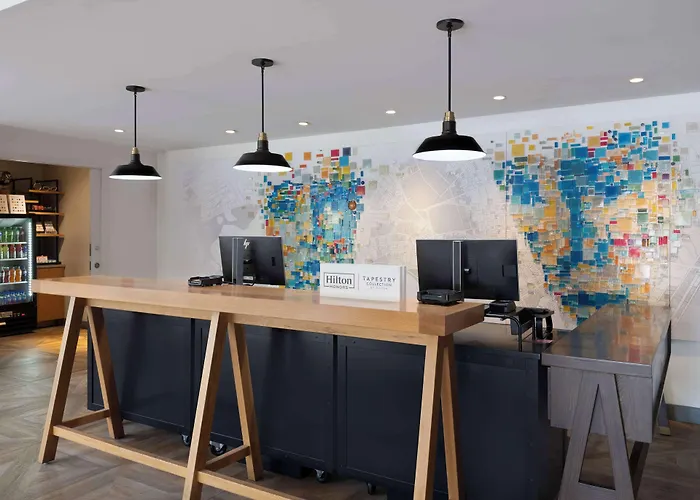 Freepoint Hotel Cambridge, Tapestry Collection By Hilton