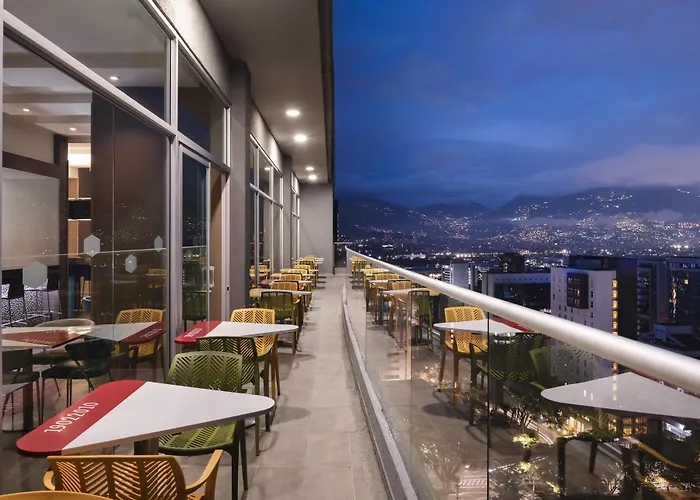 Hotel Hampton By Hilton Medellín