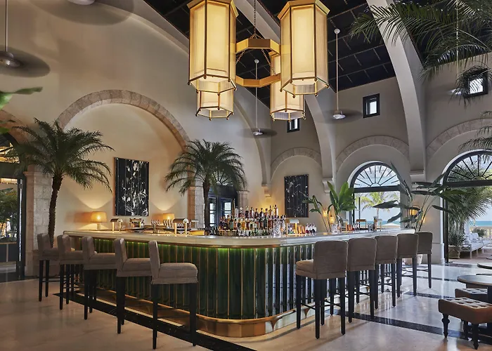 Four Seasons Hotel At The Surf Club
