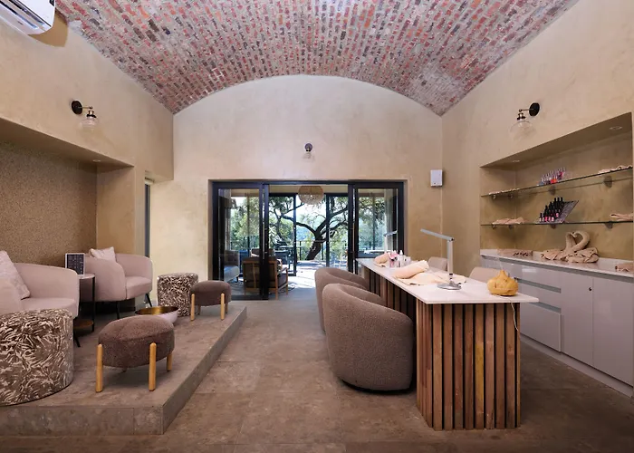 Cradle Boutique Hotel