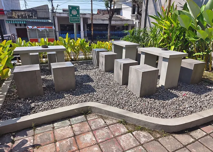 Viva Hotel Kediri, Azana Hotels Collection