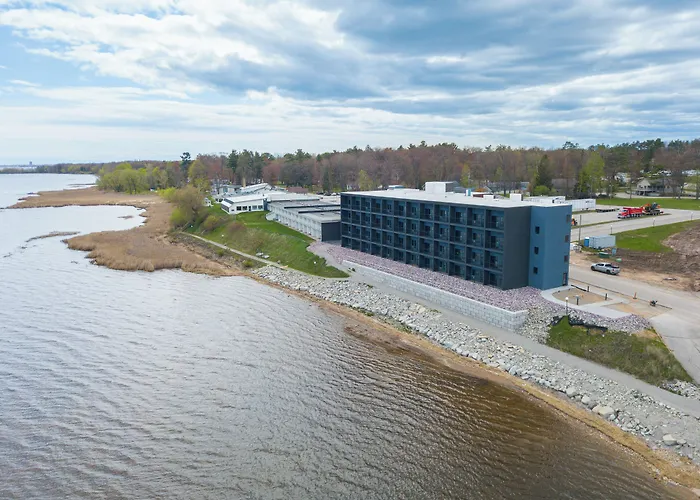 Terrace Bay Hotel - Lakefront