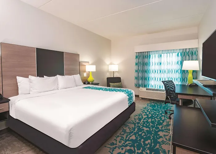 La Quinta Inn & Suites By Wyndham Cleveland Near Lee Univ
