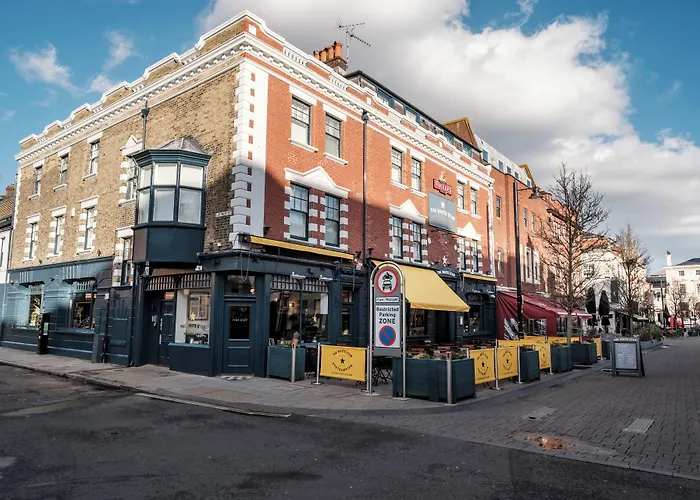 The White Star Tavern