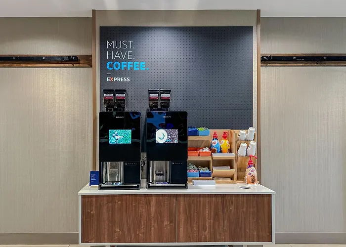 Holiday Inn Express & Suites Brentwood By Ihg