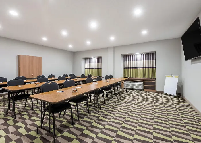 Microtel Inn & Suites By Wyndham New Martinsville