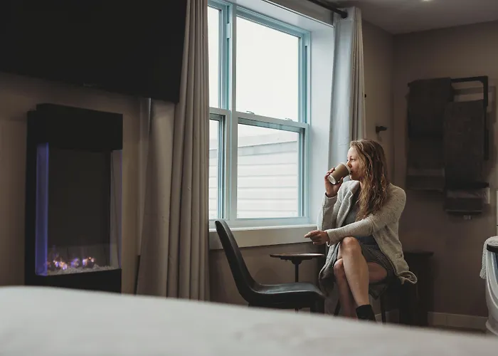 Riverside Suites