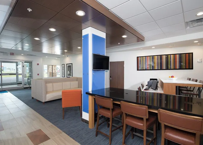 Holiday Inn Express & Suites La Porte By Ihg