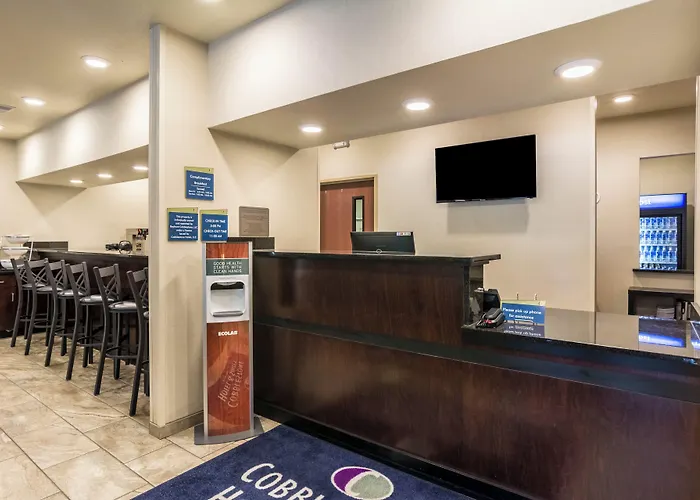 Cobblestone Hotel & Suites - Erie
