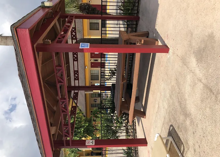 Los Fresnos Inn And Suites