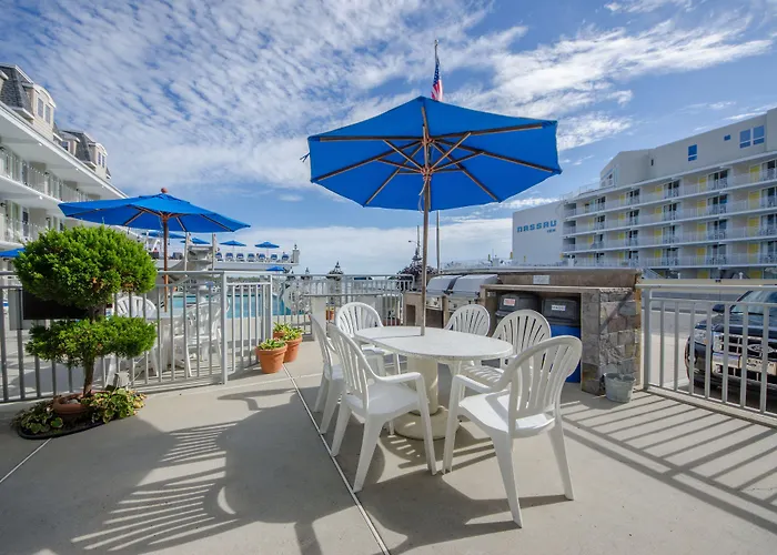 Fleur De Lis Beach Motel