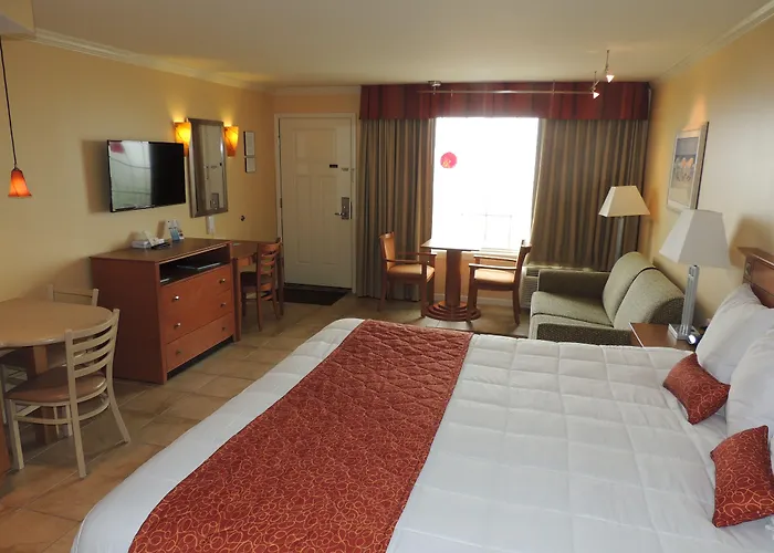 Fleur De Lis Beach Motel
