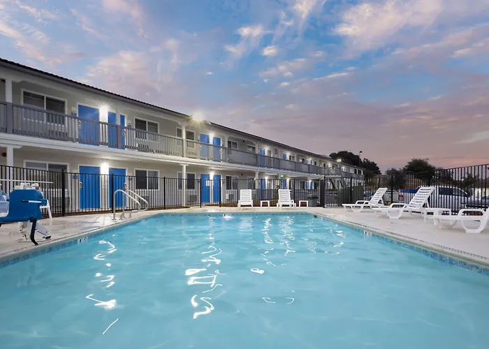Days Inn By Wyndham Arroyo Grande Pismo Beach