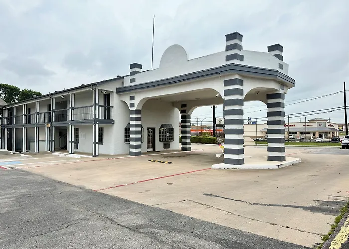 Sherman Inn