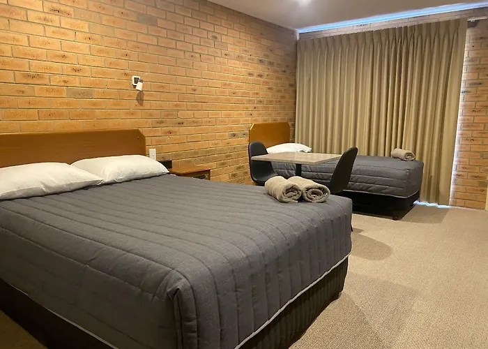Quays Motel San Remo