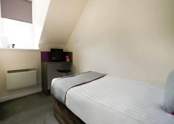 The Breadalbane Arms Room Only Hotel