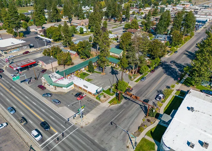 Evergreen Motel