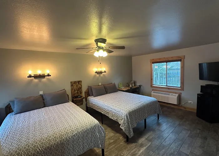 Columbine Inn (Adults Only)