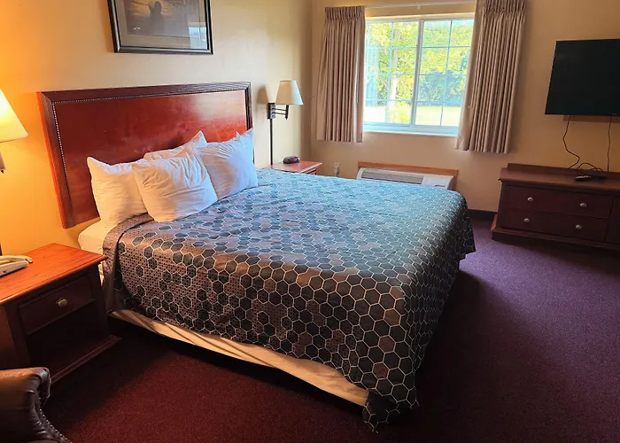Pocahontas Inn & Suites