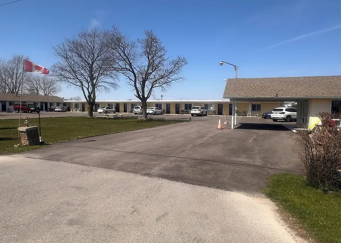 Colonial Motel