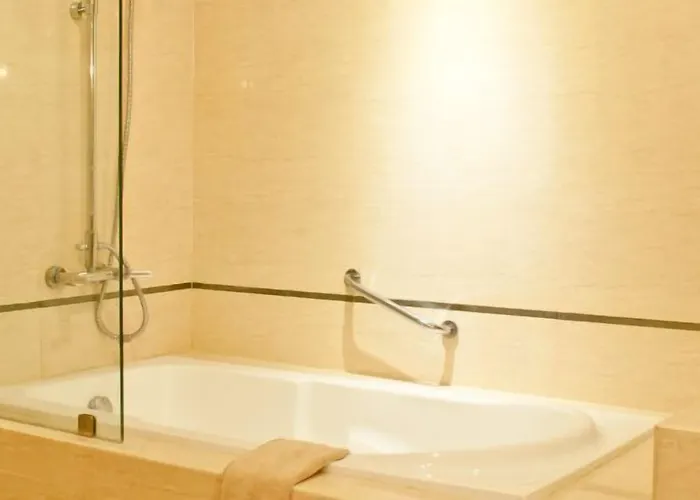Royal Garden Hotel