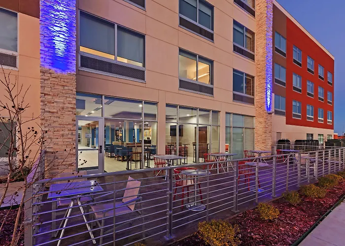 Holiday Inn Express & Suites Tulsa West - Sand Springs By Ihg